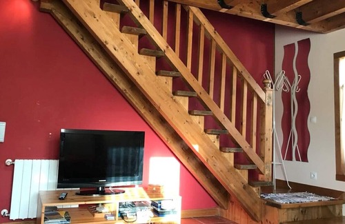 Yuso House | Small house in a quiet area, with spectacular views of the Cordillera.