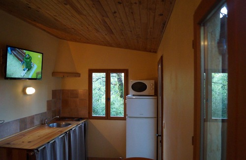 Piolenc House | Small house on shady plot, swimming pool not overlooked, close to the village.