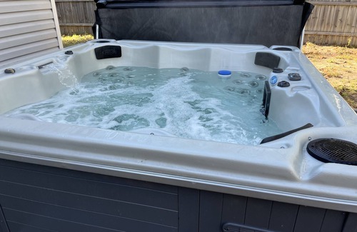 Kalkaska Cabin | Small quaint cabin with outside hot tub, sleeps 6!