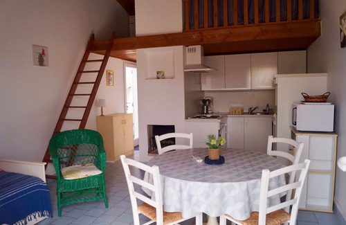 Bretignolles-sur-Mer Ski Chalet | Small relaxing house for 2 by the sea