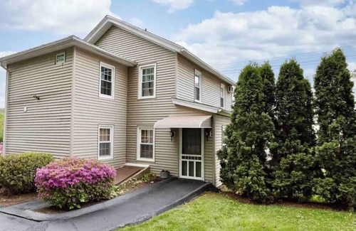 Watertown Apartment | Small Town Stay- Stroll to Local Shops/Dining/Taft