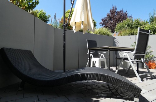 Urloffen Apartment | Small vacation apartment with terrace and separate entrance