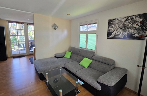 Freest House | Small vacation cottage with campsite feeling, 5 minutes to the beach