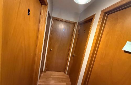 Rosemount House | Smart Budget Friendly Room-Near Airport, Groceries,College