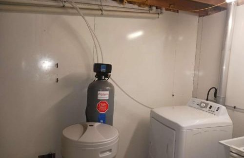 Rosemount House | Smart Budget Friendly Room-Near Airport, Groceries,College