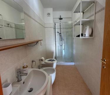 Latina Apartment | Smart Stay - La tua casa con Parcheggio