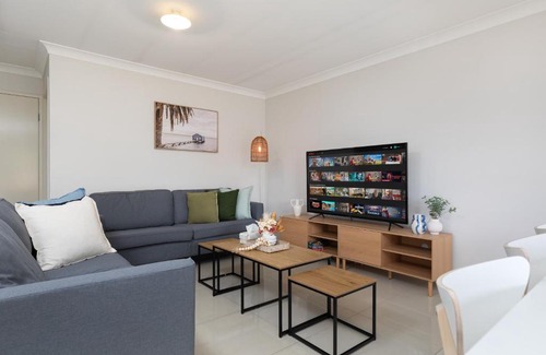 Acacia Ridge Apartment | Smart Suites Self Check-in Apartments - S Stockport