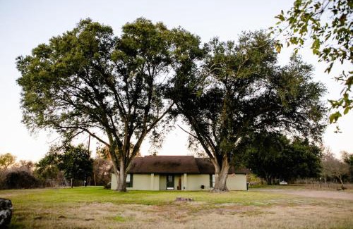 Smithville House | Smithville River Property Retreat