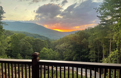Whittier House | Smokey Mountain Holiday - Amazing Views - Family Friendly