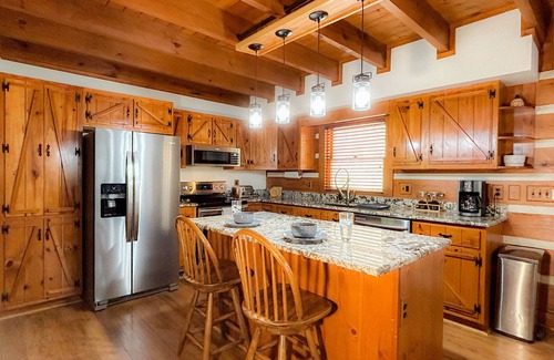 Whittier Cabin | Smoky Mountain Cabin w/Hot Tub & View | Private - Cherokee & Bryson City