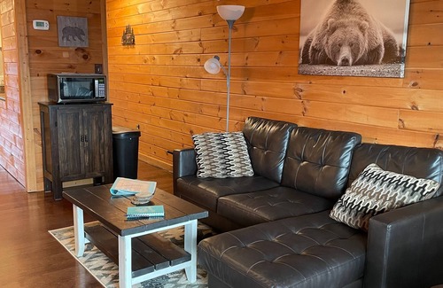 Chalet Village Condo | Smoky Mountain Dreamin! Summit Condo best views in Gburg! New indoor pool open!