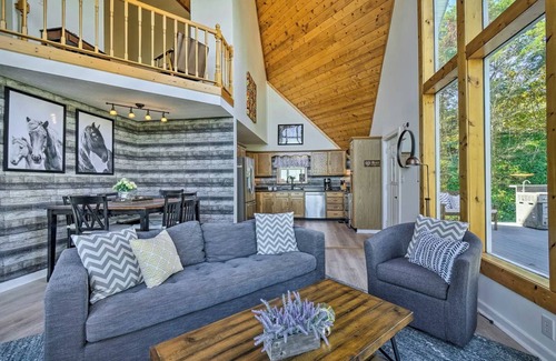 Sevierville Cabin | Smoky Mountains Cabin w/Lake Access & Game Room!