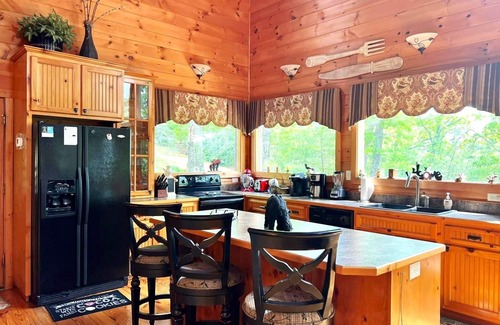 Townsend Cabin | Smoky Mountains National Park, Cades Cove, Secluded Romantic Honeymoon Getaway