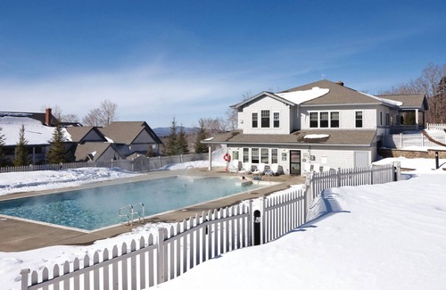 Jeffersonville Condo | Smuggler's Notch Resort in Vermont 1br suite, Friday check-in