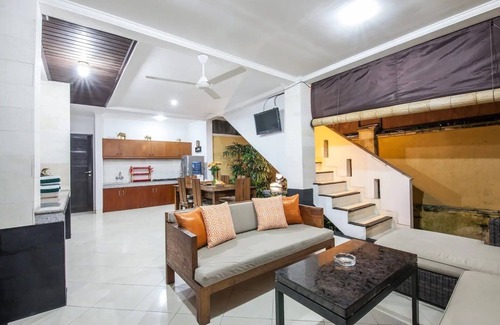 Legian City-Centre Villa | SMV . 10-BR · ❤️10BR Pool Prime Area Walk to Beach and Shops
