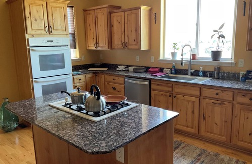 Buhl House | Snake River canyon 2 bedroom house in Buhl overlooking the river & golf course