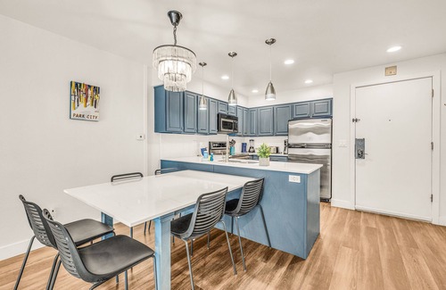 North Park City Condo | Snow Flower Park City 137 | Ski-in/out condo with pool, hot tub & fireplace
