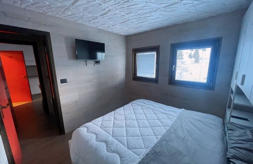 Passo del Tonale Apartment | Snow White Apartment - 300 Metres from the Slopes, Free Parking and Wi-Fi