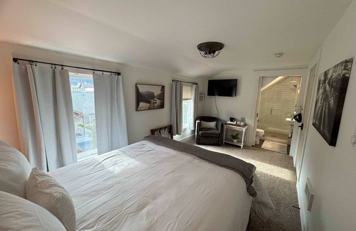 Leavenworth Hotel | Snowcreek Suite BnB - Fir - Hot Tub