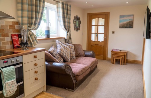 Newton in Furness Cottage | Snowdrop Cottage - Single level property with Hot Tub.