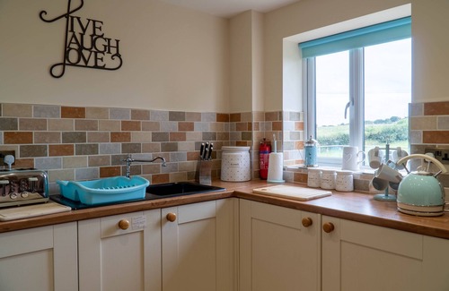 Newton in Furness Cottage | Snowdrop Cottage - Single level property with Hot Tub.