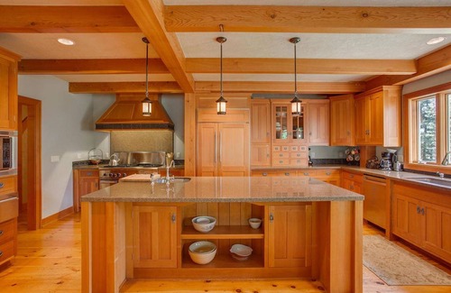 Leavenworth Cabin | Snowgrass Lodge - Luxury timber lodge, riverfront, mountain views, hot tub