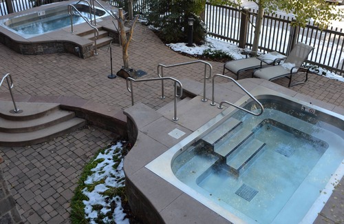 Snowmass Village Condo | Snowmass Capitol Peak Lodge- just 50 ft. to Elk camp gondola & dining