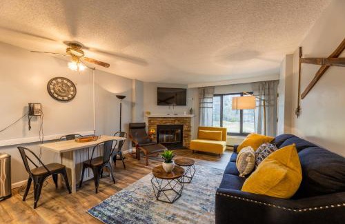 Snowshoe Apartment | Snowshoe Ski-in & Ski-out at Silvercreek Resort - Family friendly, jacuzzi, hot tub, mountain views