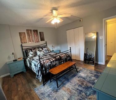 Snowshoe Apartment | Snowshoe Ski-in & Ski-out at Silvercreek Resort - Family friendly, jacuzzi, hot tub, mountain views