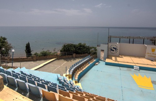 Isola di Capo Rizzuto Apartment | Snug apartment in Isola Capo Rizzuto with garden