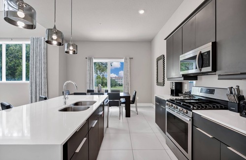 Reunion Condo | Snug condo near Disney with Resort & Waterpark Access - B49-217