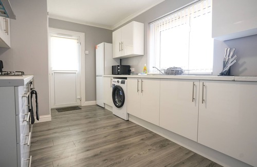 Wishaw House | Snug Modern House in Wishaw