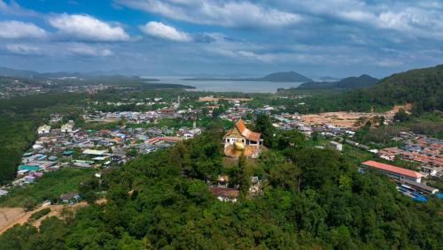 Ban Lo Ti Pa Resort | So View Phuket Resort