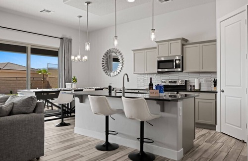 Mesquite House | Soak and Swim Mountain Views by J and Amy 992400