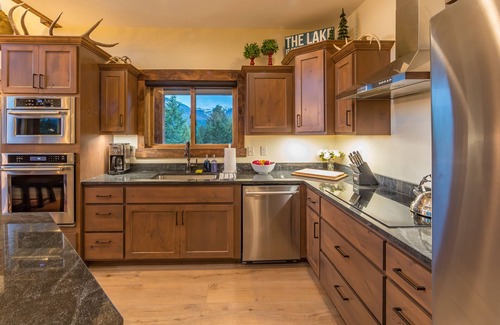 Island Park Cabin | Soaring Eagle Lodge is Spacious with Stunning Views