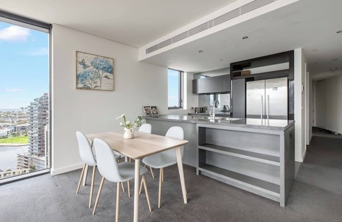 Docklands Apartment | Soaring Heights Vibrant Docklands Living with Pool