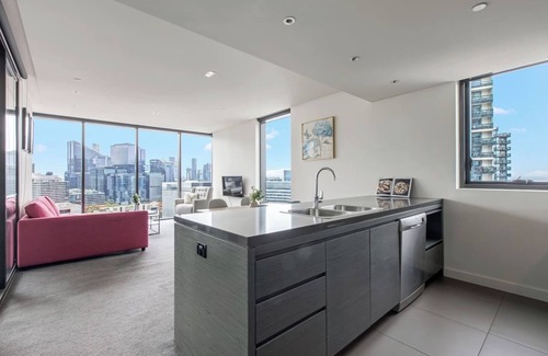 Docklands Apartment | Soaring Heights Vibrant Docklands Living with Pool