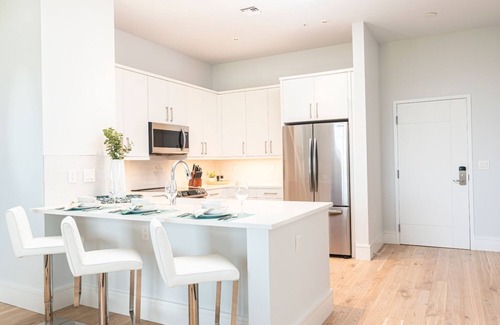 Old Naples Condo | SOCE FLATS 304 - Brand New Olde Naples Condo Steps to 5th Ave S!