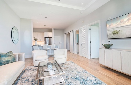 Old Naples Condo | SOCE FLATS 304 - Brand New Olde Naples Condo Steps to 5th Ave S!