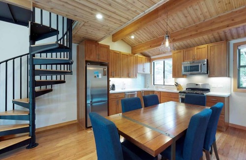 Truckee House | Sockeye by AvantStay | ⛰️🌲Modern Condo w/Access to Northstar Resort Community