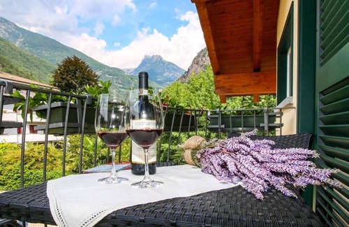 Chiavenna House | Sofi apartment .
