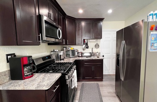 Inglewood House | SoFi/Hollywood/LAX: Cozy 2BR Destination in Inglewood