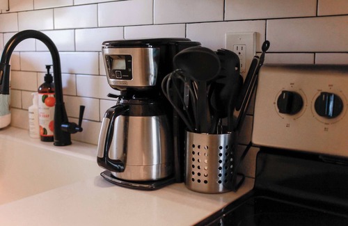 Norfolk Apartment | Sojourn at Colley Manor Unit 3 Sleeps 4