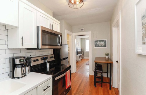 Norfolk Apartment | Sojourn at Colley Manor Unit 3 Sleeps 4