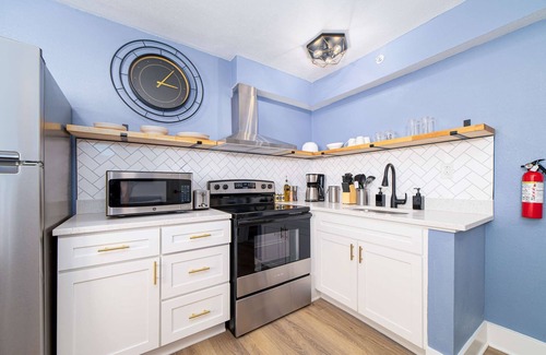 East Ocean View Apartment | Sojourn's Harborage Dock Suite