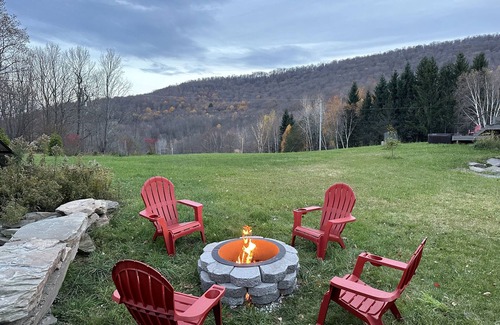 Margaretville Ski Chalet | SOL® Catskills Mnt view, Sauna, Hot Tub, Fire Pit, Min to Plattekill & Belleayre