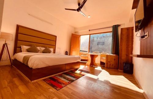Karnal Hotel | Solank Hotel & Cafe