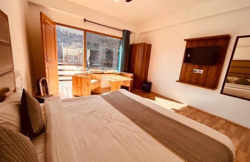 Karnal Hotel | Solank Hotel & Cafe