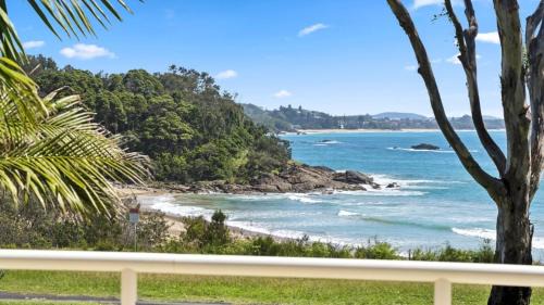 Mid North Coast Waterfront House | Solara - Sleeps 8, Beach, Walk To Resorts, Views