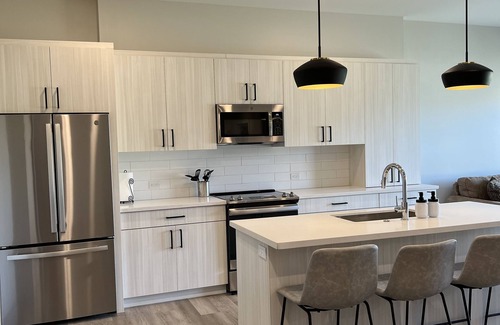 Manhattan Condo | Solheim Luxury 2 BR Condo - Colbert Hills & Sunset View